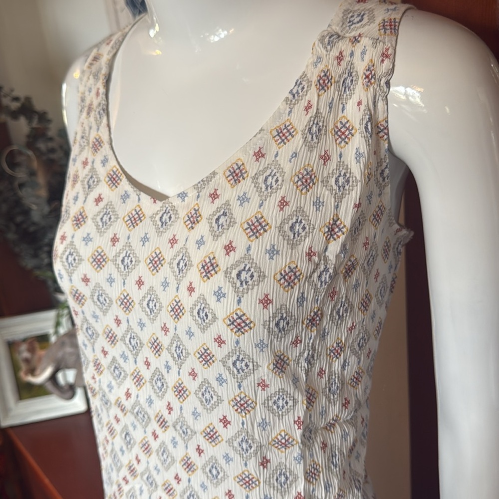 NWT Eddie Bauer size small Patterned Sleeveless Top - Cream and red